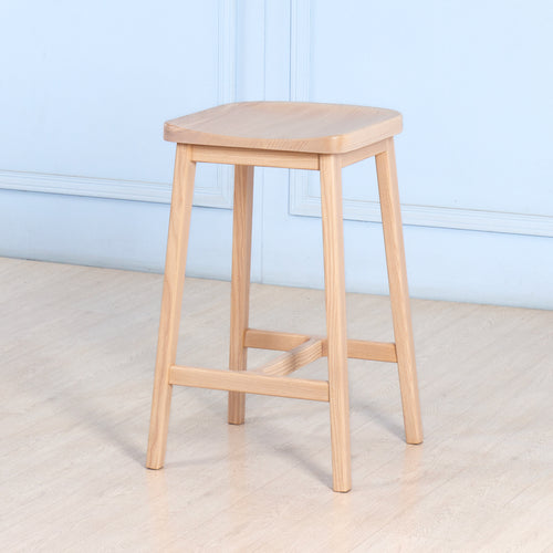 Form<br><i> <small>Wooden Stool in Oak</i></small>
