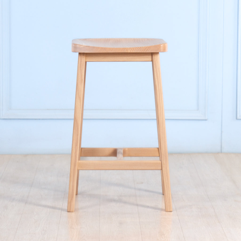 Form Wooden Stool in Oak – Hex
