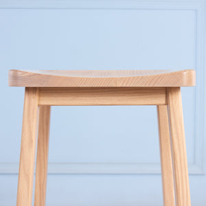 Form<br><i> <small>Wooden Stool in Oak</i></small>