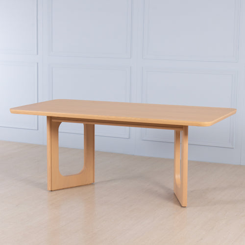Forma<br><i> <small>Dining Table</i></small>